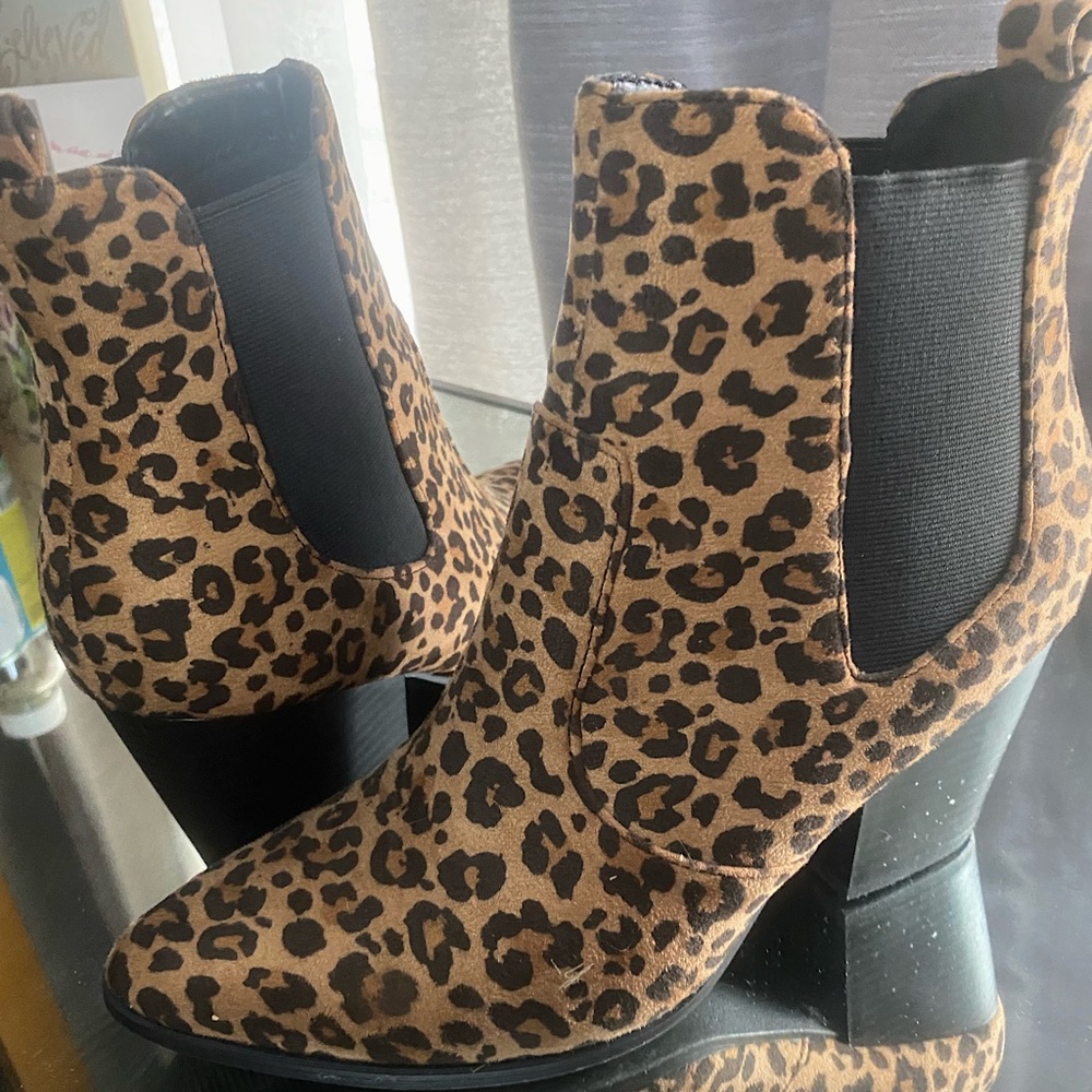 Leopard/Cheetah print booties
